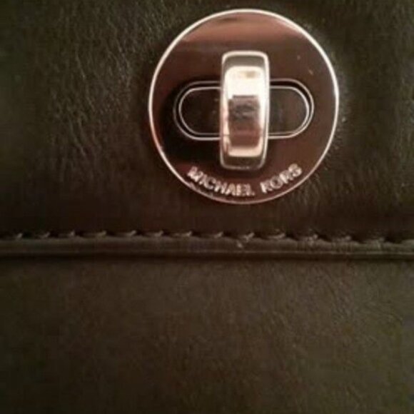 Excellent Condition Michael Kors Genuine Leather Rivington Stud Crossbody Purse - Picture 4 of 6